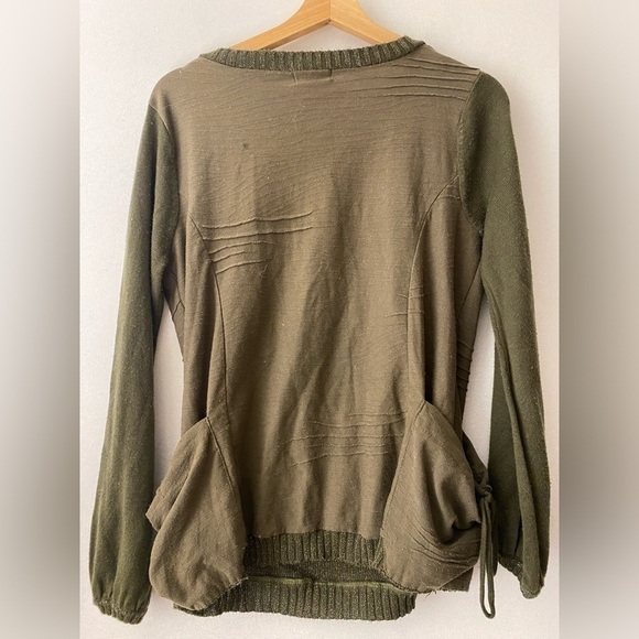 VINTAGE U&P GREEN SWEATER WITH ACCENTS - Picture 3 of 3